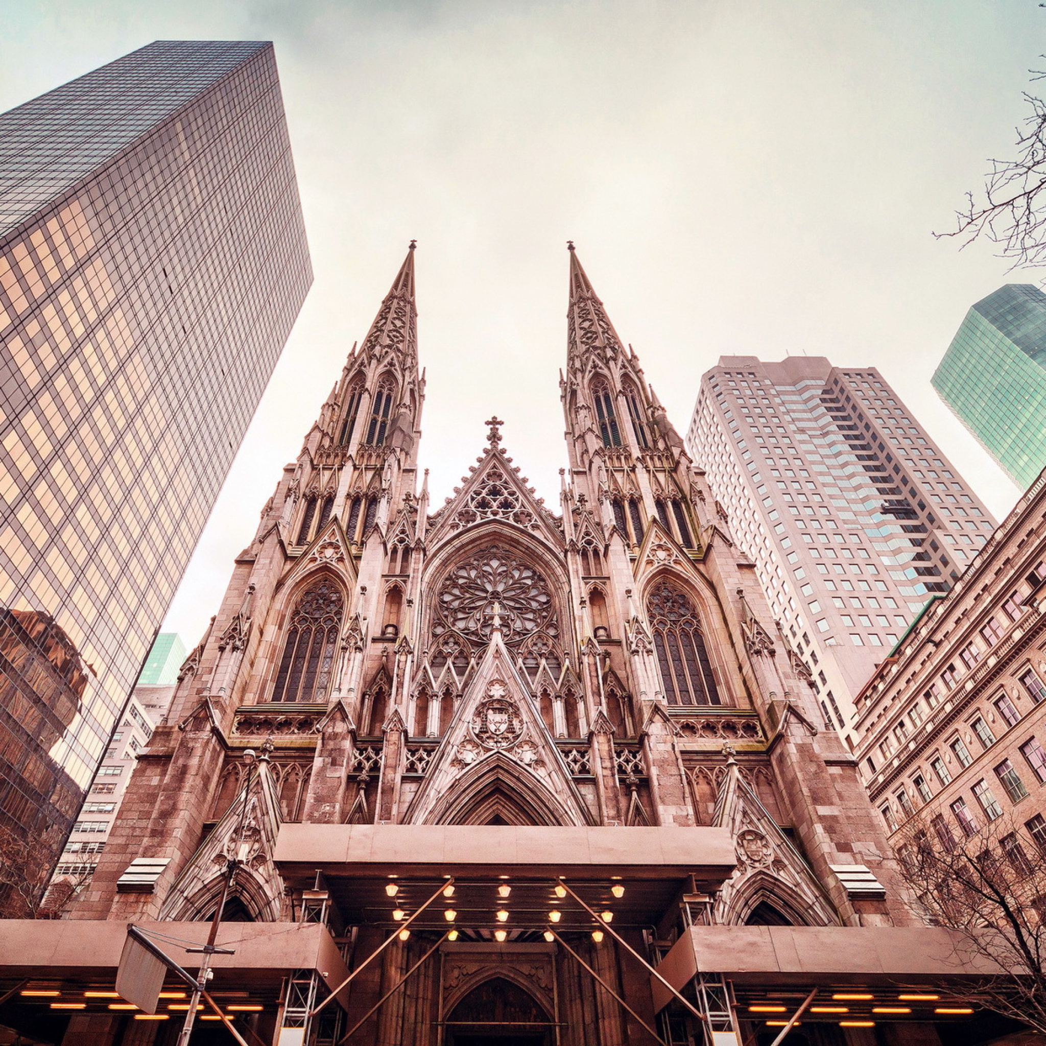 St Patricks Cathedral In New York wallpaper 2048x2048