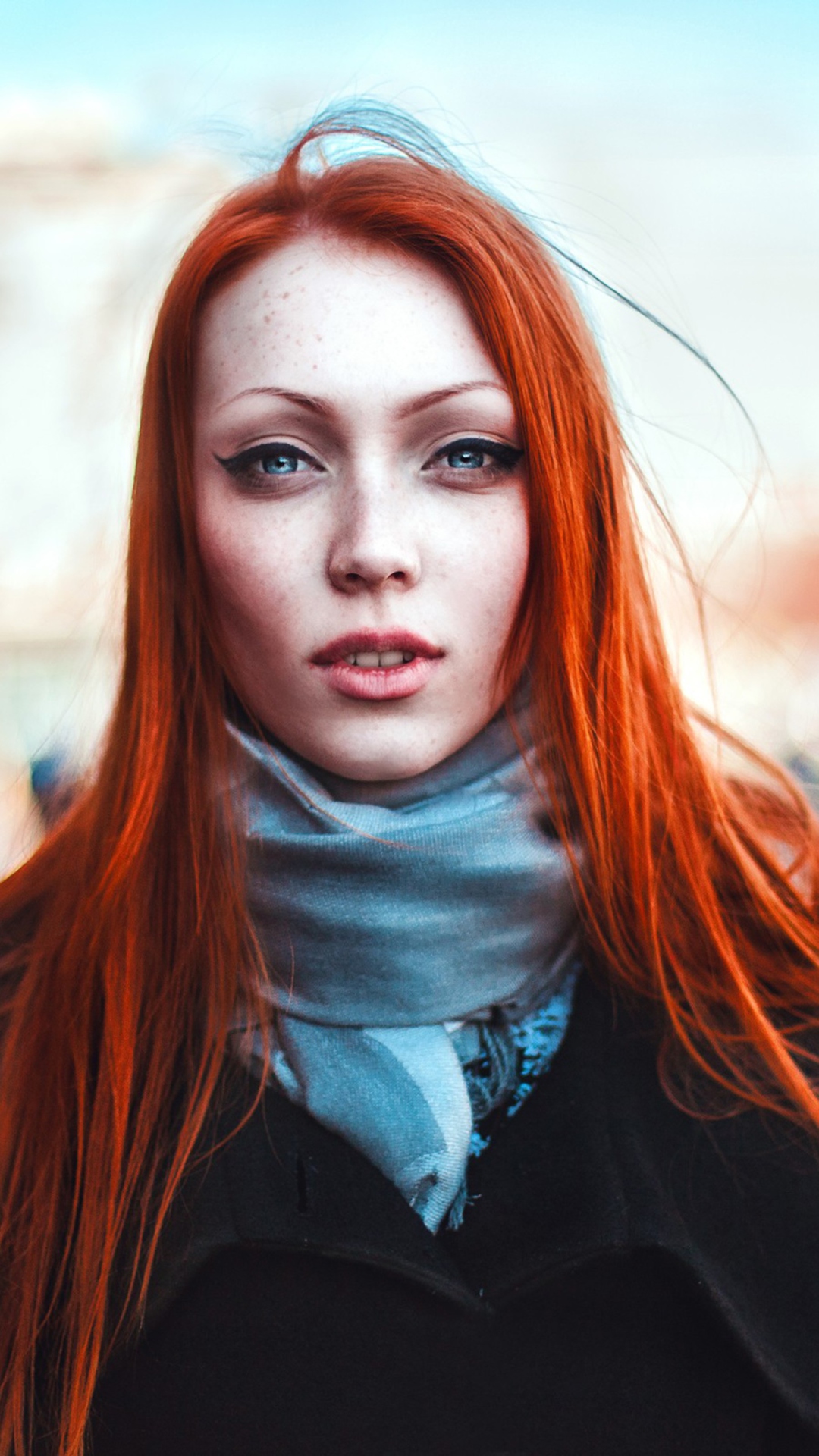 Обои Gorgeous Redhead Girl 1080x1920