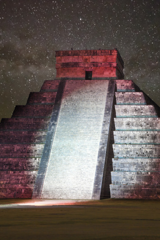 Chichen Itza Pyramid in Mexico wallpaper 320x480