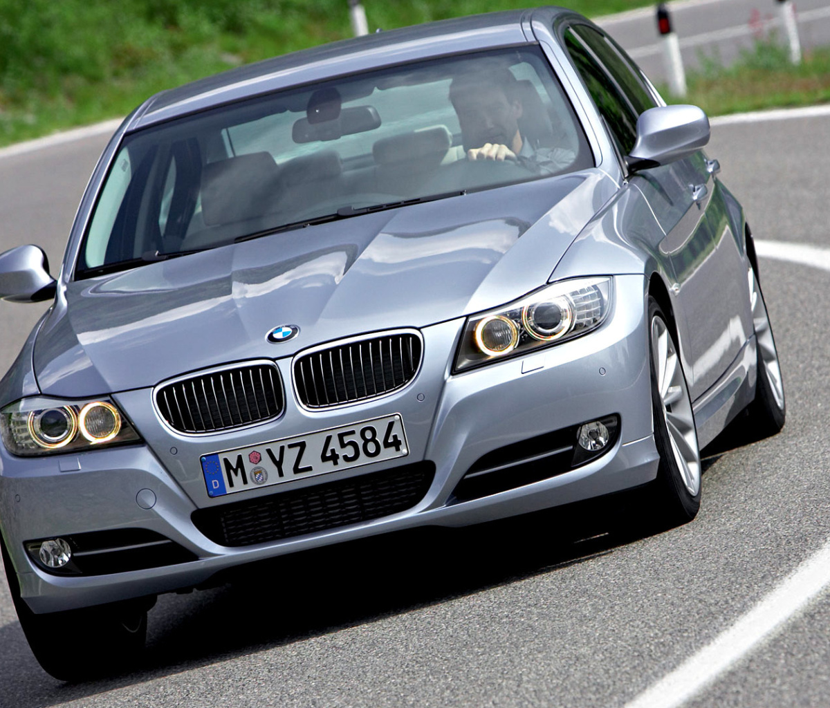 BMW 3 Series E90 325i screenshot #1 1200x1024