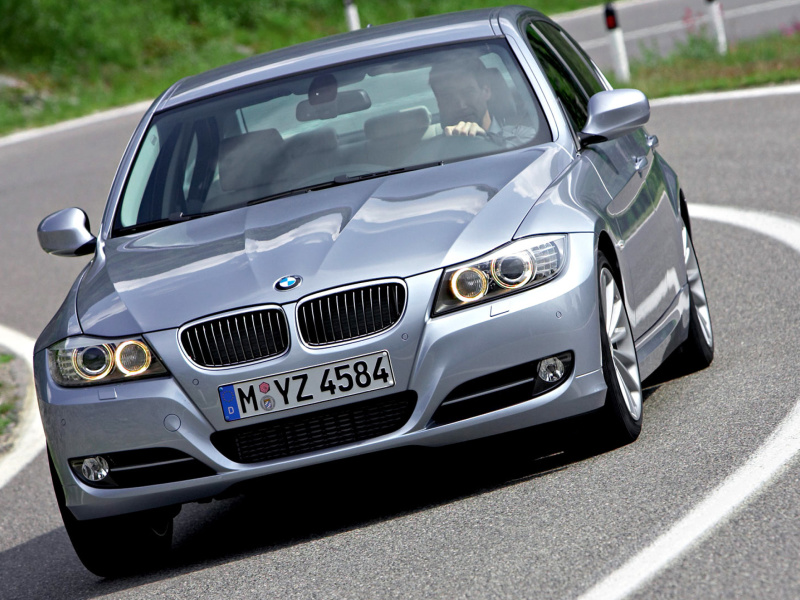 Fondo de pantalla BMW 3 Series E90 325i 800x600