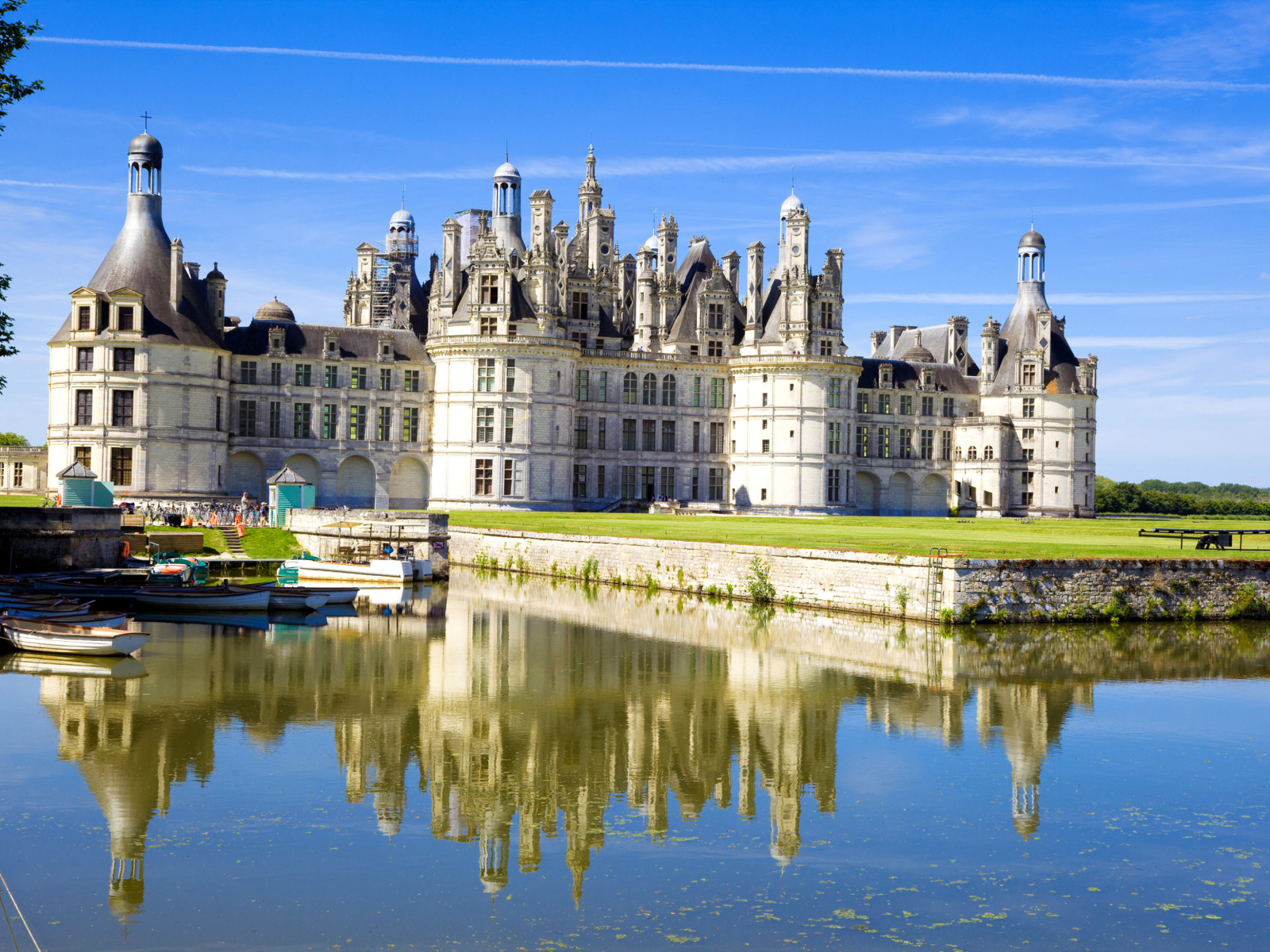 Chateau de Chambord wallpaper 1600x1200