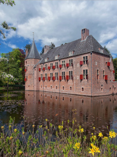 Fondo de pantalla Oude Loo Castle in Apeldoorn in Netherlands 240x320