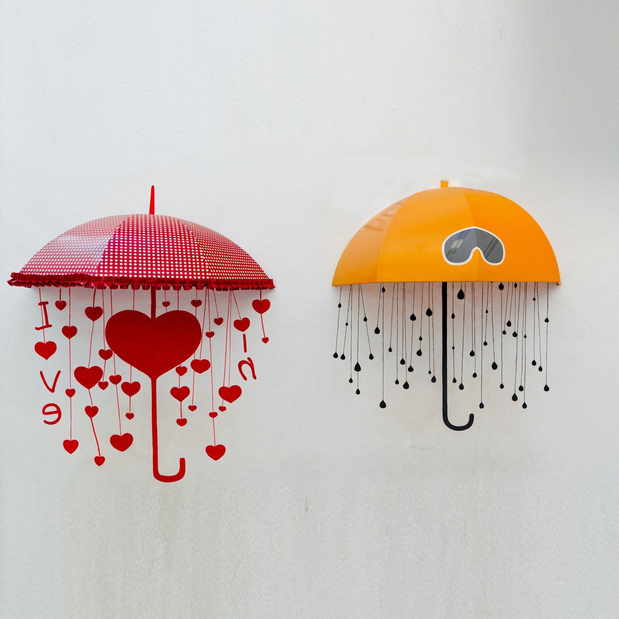 Two umbrellas wallpaper 2048x2048
