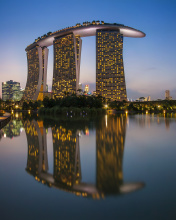 Обои Singapore Marina Bay Sands Tower 176x220