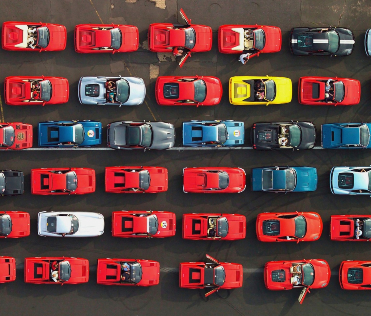 Screenshot №1 pro téma Ferrari Supercars From Above 1200x1024