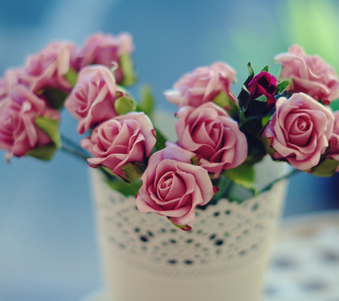 Beautiful Pink Roses In White Vintage Vase wallpaper 1080x960