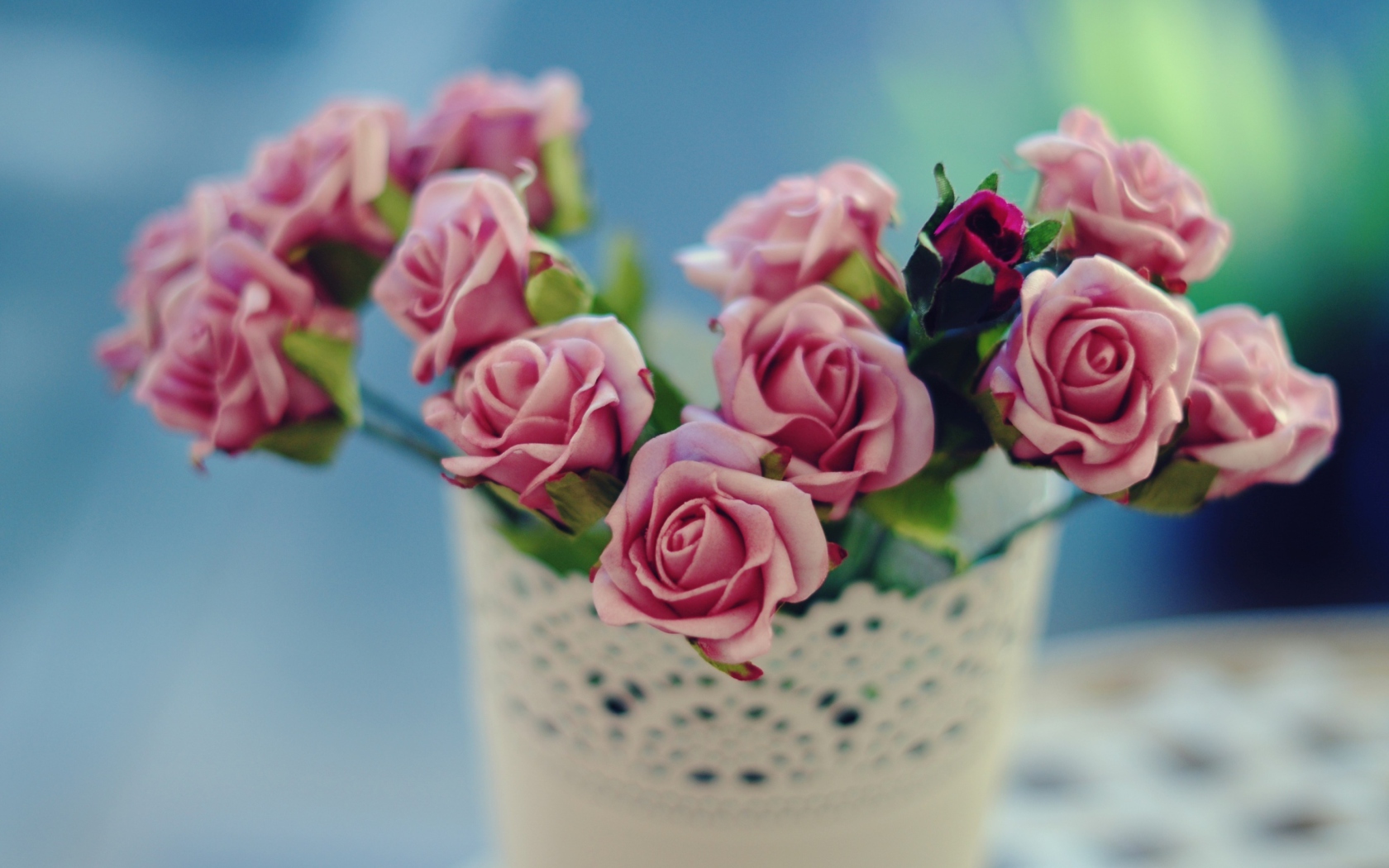 Beautiful Pink Roses In White Vintage Vase wallpaper 1680x1050