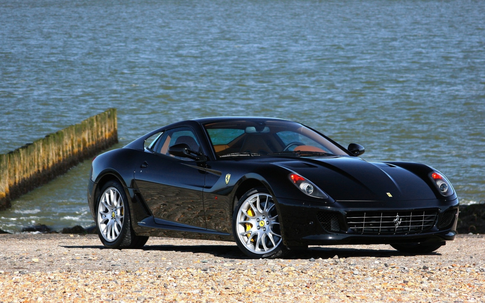 Screenshot №1 pro téma Ferrari 599 1680x1050