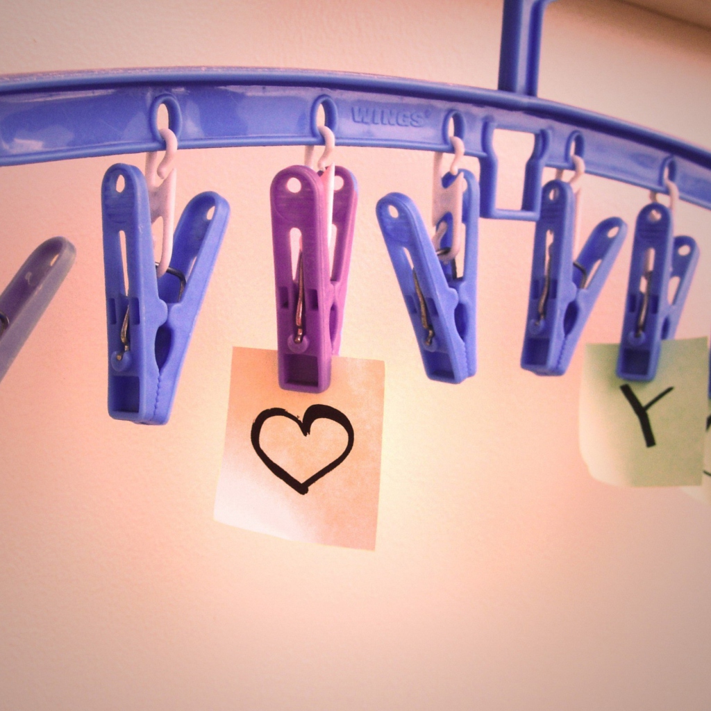 Love Clothespin wallpaper 1024x1024