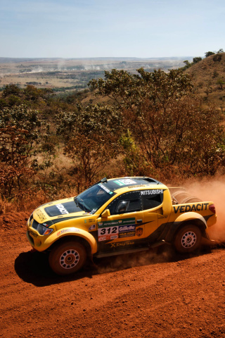 Das Mitsubishi L200 Triton Rally Wallpaper 320x480