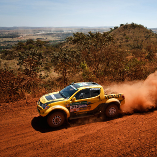 Mitsubishi L200 Triton Rally sfondi gratuiti per iPad