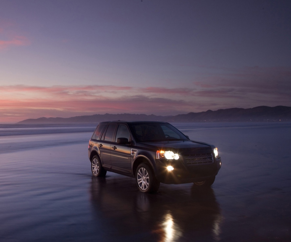 Car On Water At Sunset screenshot #1 960x800