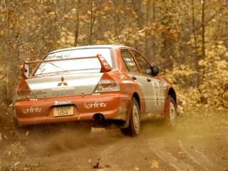 Fondo de pantalla Mitsubishi Rally Car 320x240