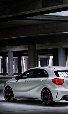 Das Mercedes Benz A45 AMG Wallpaper 240x400