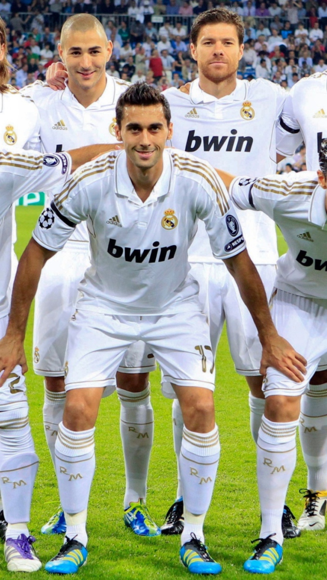 Real Madrid Team wallpaper 640x1136