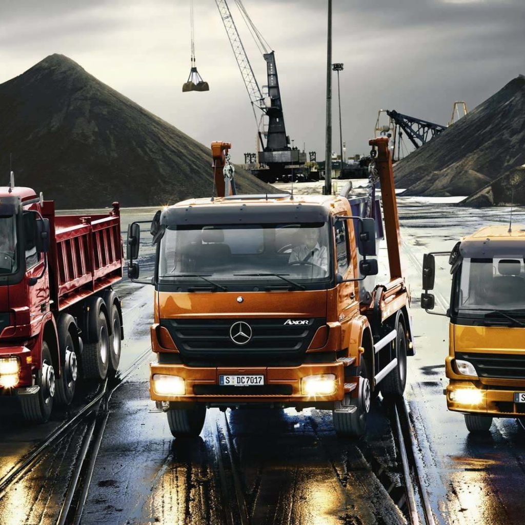 Das Mercedes Trucks Wallpaper 1024x1024