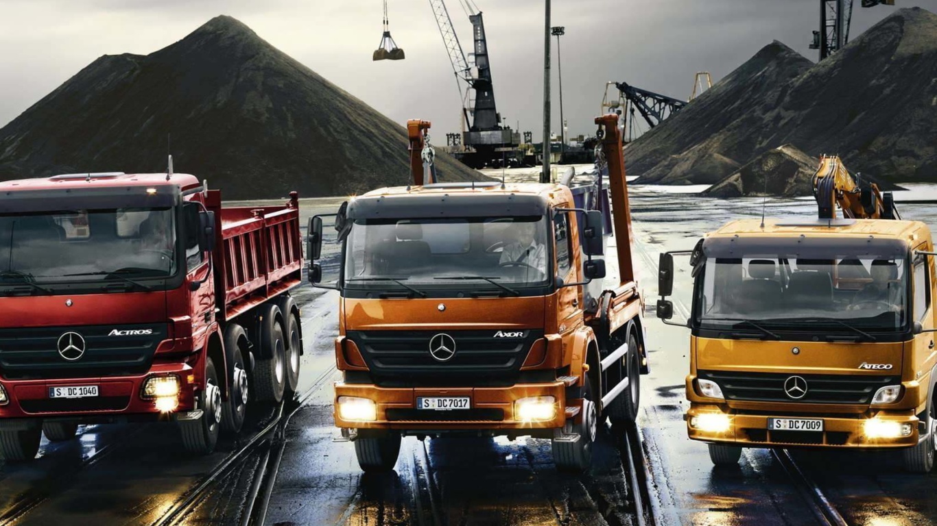 Das Mercedes Trucks Wallpaper 1366x768