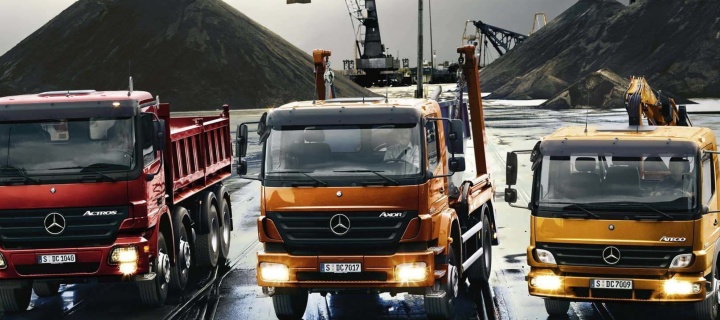Обои Mercedes Trucks 720x320