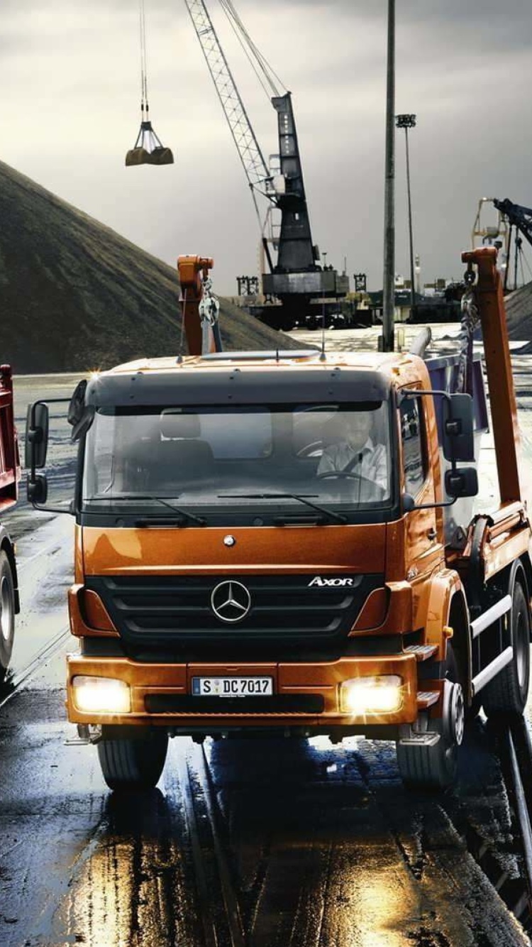 Fondo de pantalla Mercedes Trucks 750x1334