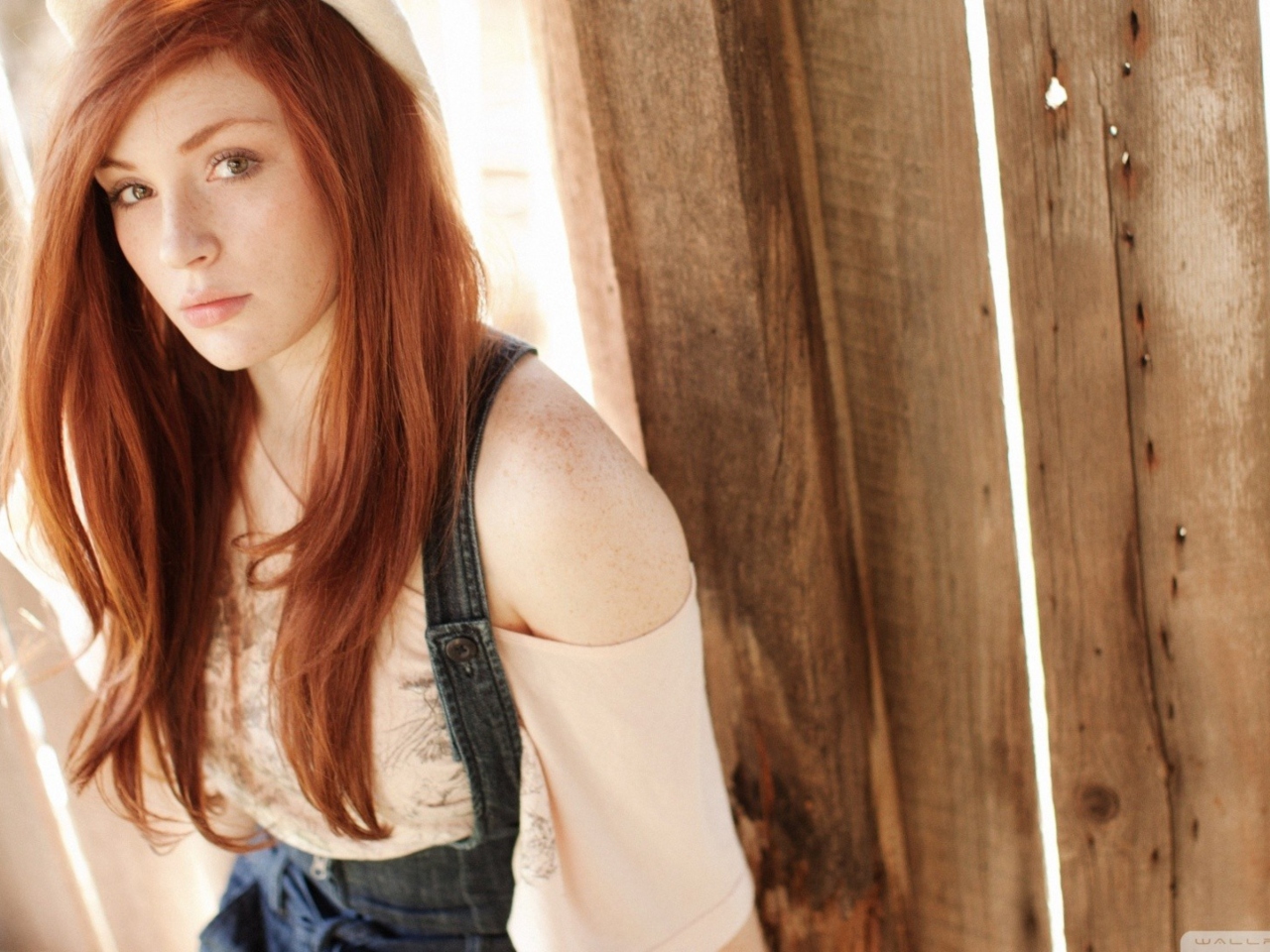 Обои Redhead Country Girl 1280x960