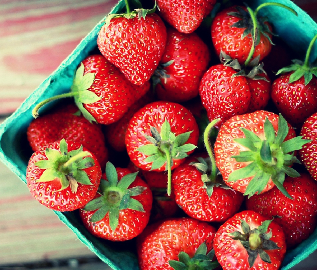 Screenshot №1 pro téma Box Of Strawberries 1200x1024