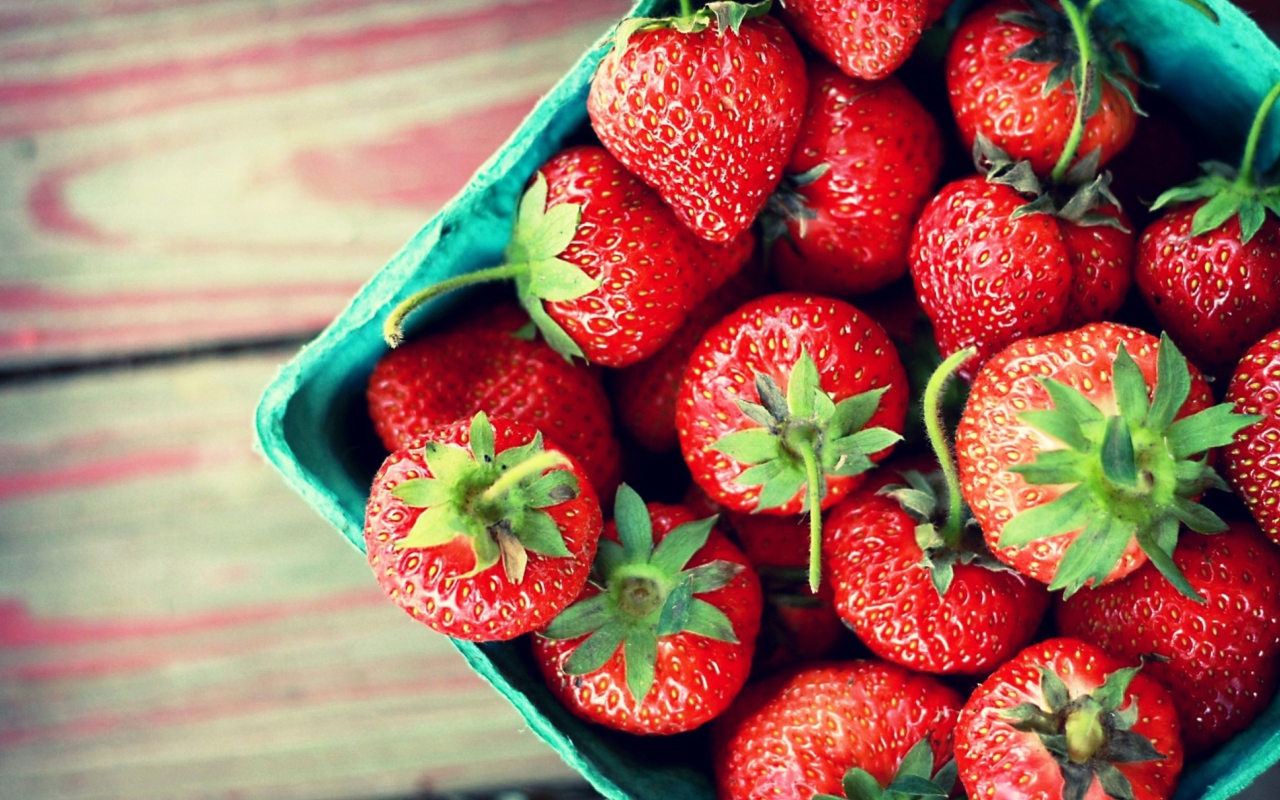 Das Box Of Strawberries Wallpaper 1280x800