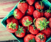 Fondo de pantalla Box Of Strawberries 176x144