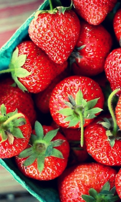 Screenshot №1 pro téma Box Of Strawberries 240x400