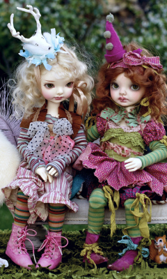 Fondo de pantalla Dolls In Creative Costumes 240x400