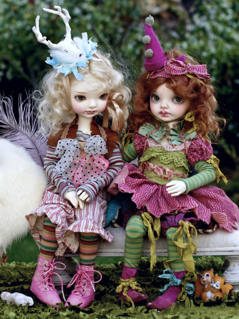 Screenshot №1 pro téma Dolls In Creative Costumes 480x640