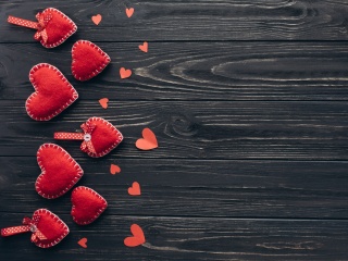 Обои Valentines Love Symbol Hearts 320x240
