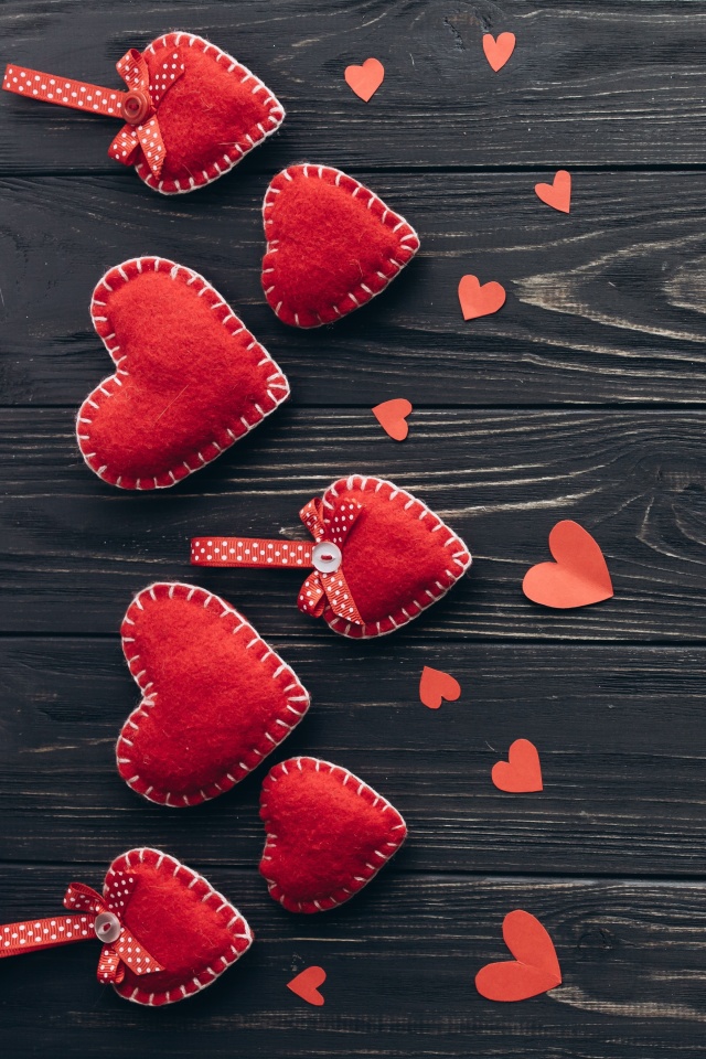 Das Valentines Love Symbol Hearts Wallpaper 640x960