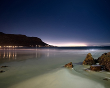 Sfondi Beach At Night 220x176
