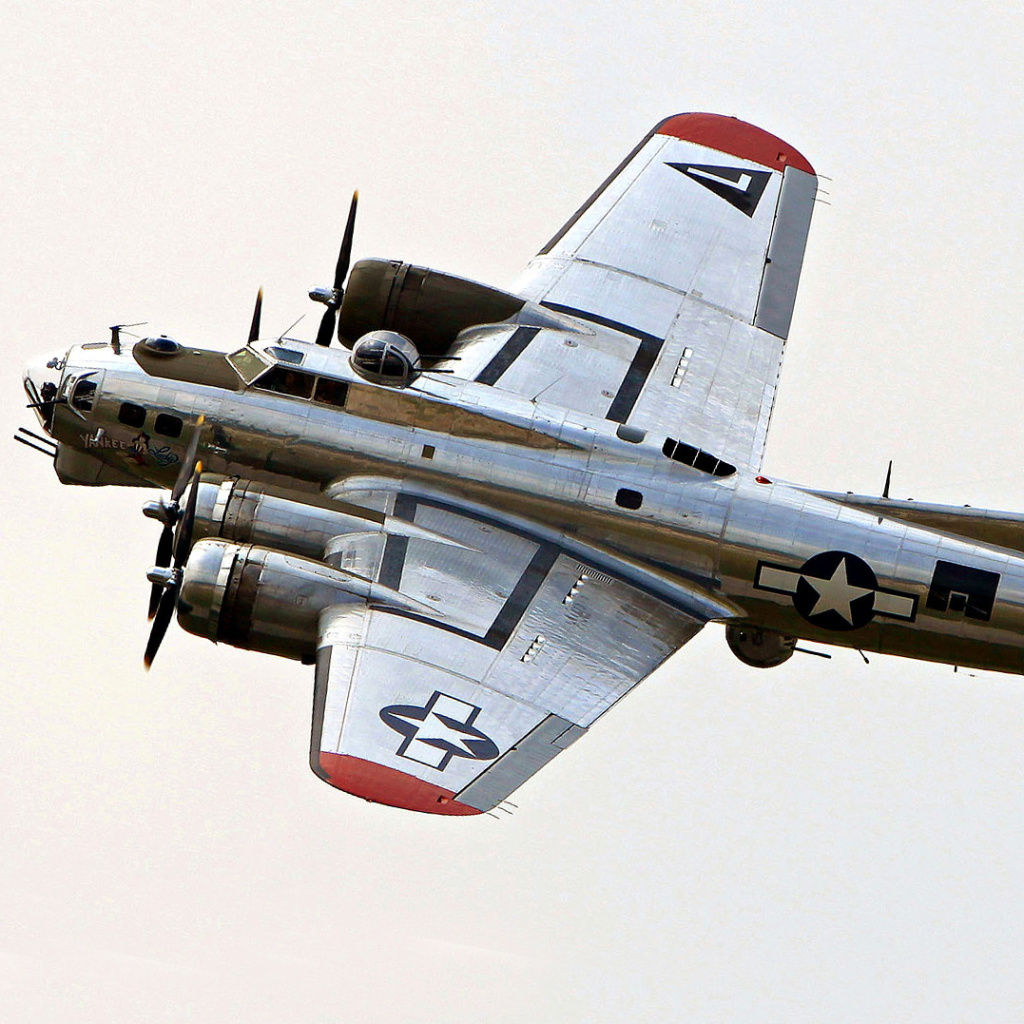 Sfondi Boeing B 17 Flying Fortress Bomber from Second World War 1024x1024