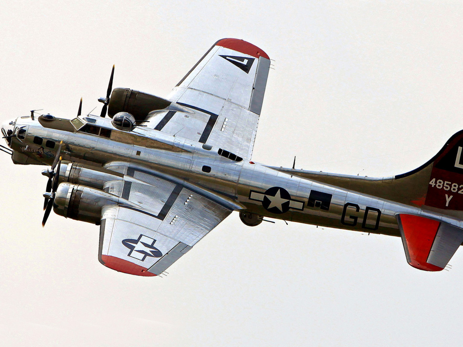 Fondo de pantalla Boeing B 17 Flying Fortress Bomber from Second World War 1600x1200