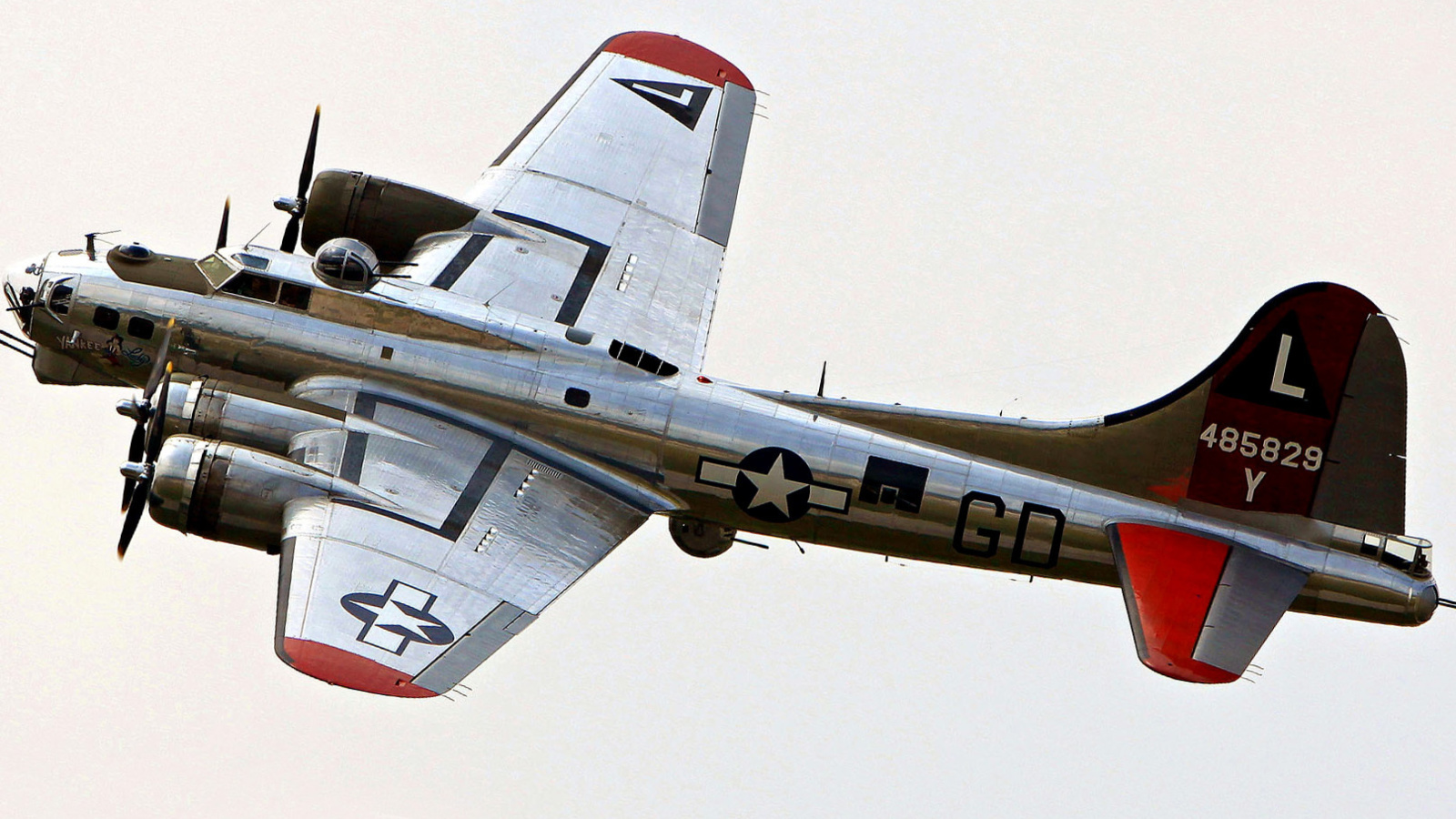 Fondo de pantalla Boeing B 17 Flying Fortress Bomber from Second World War 1600x900