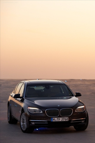 Fondo de pantalla BMW 7 Series 320x480
