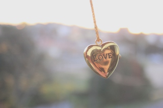 Love Pendant Picture for Android, iPhone and iPad
