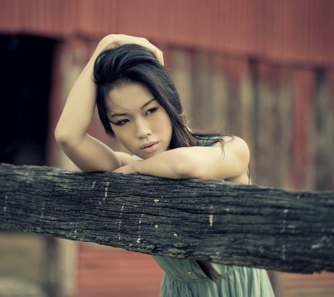 Asian Model Posing screenshot #1 1080x960