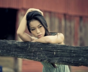 Asian Model Posing screenshot #1 176x144