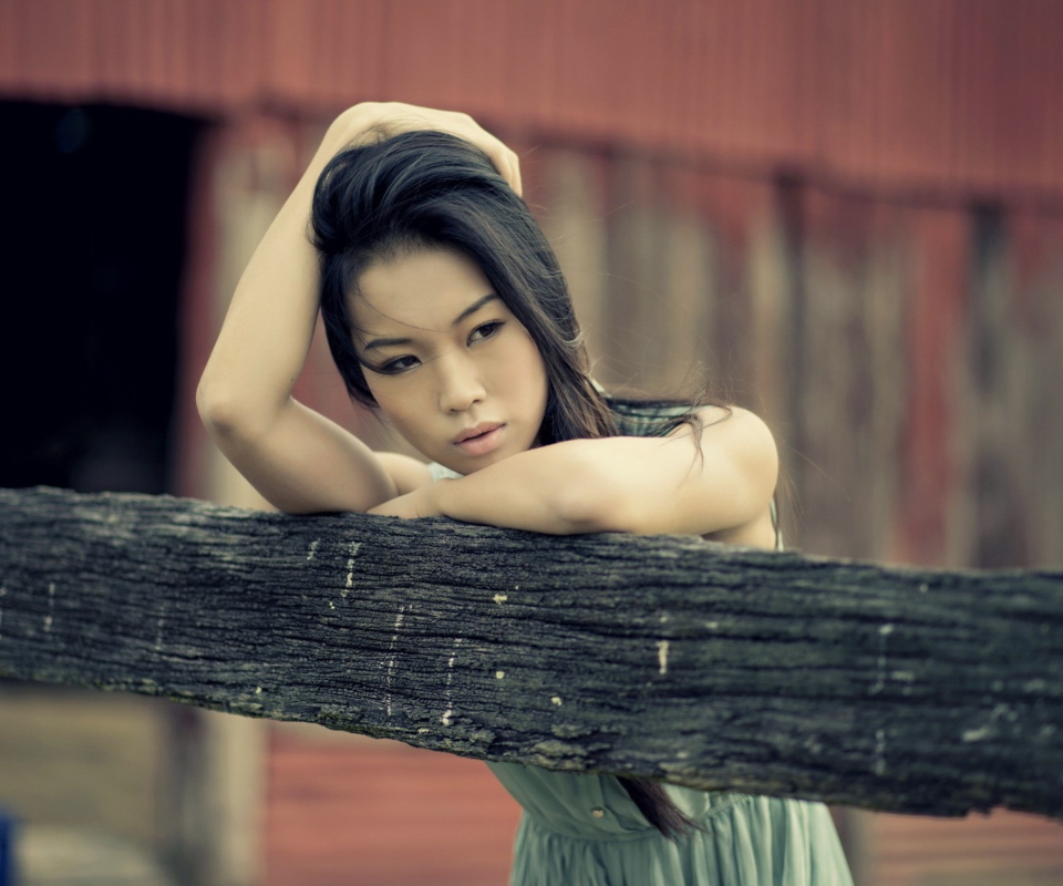Asian Model Posing screenshot #1 960x800