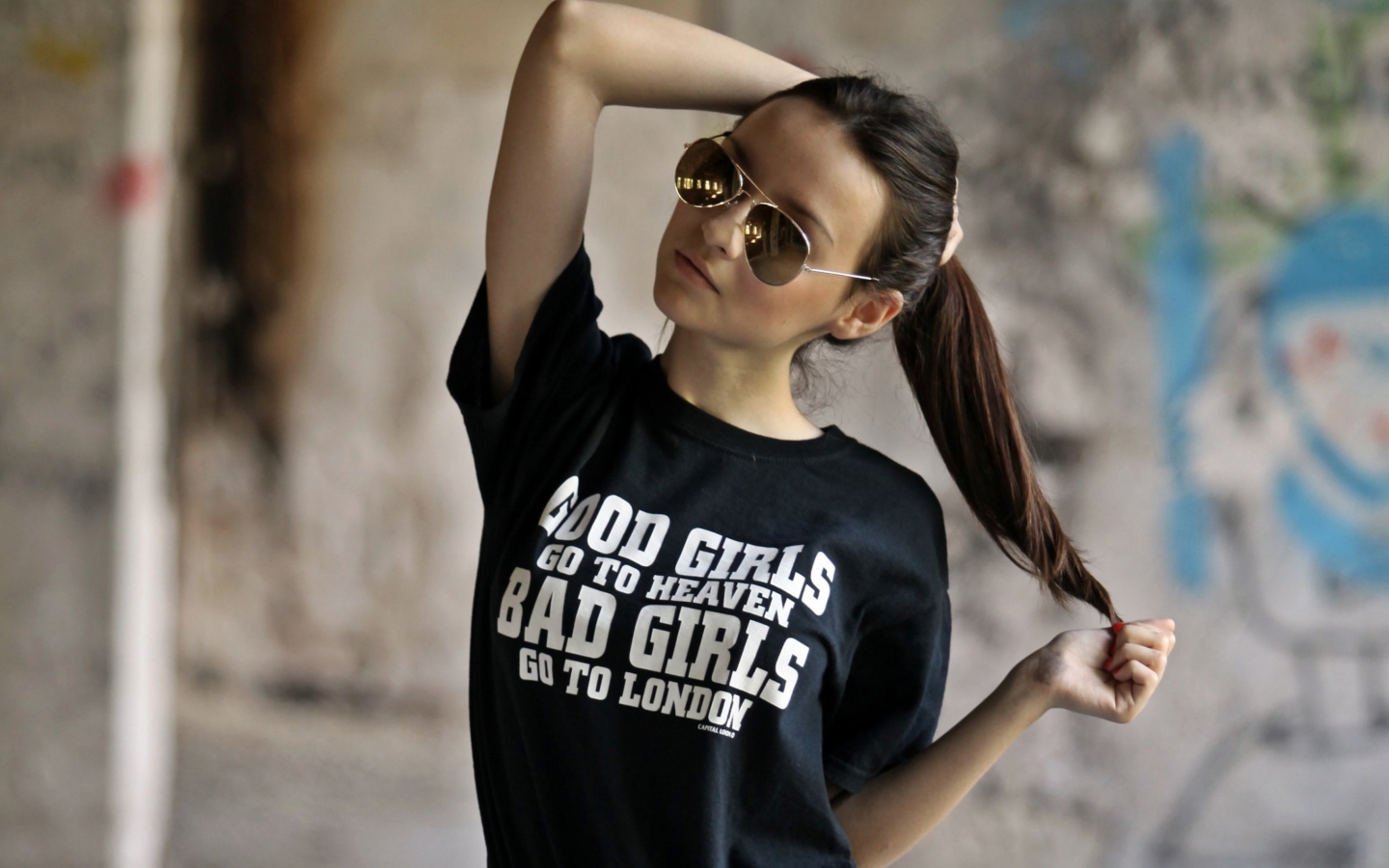Bad Girls Go To London wallpaper 1440x900
