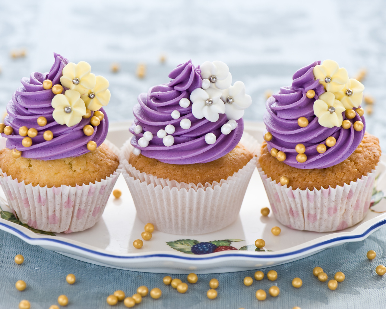 Sfondi Purple Cupcake 1280x1024