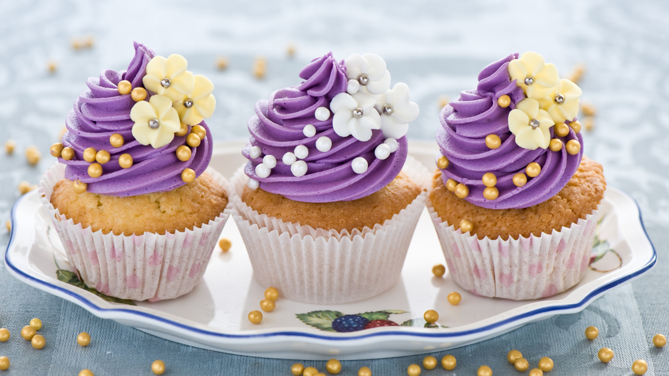 Purple Cupcake wallpaper 1366x768