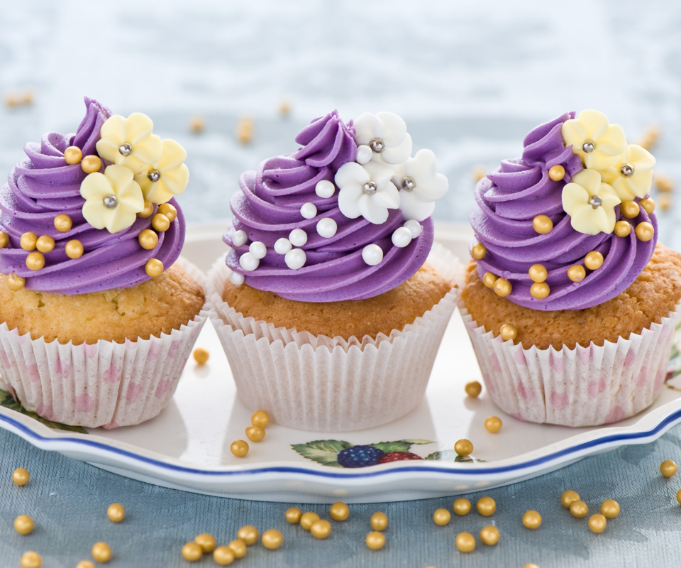 Обои Purple Cupcake 960x800