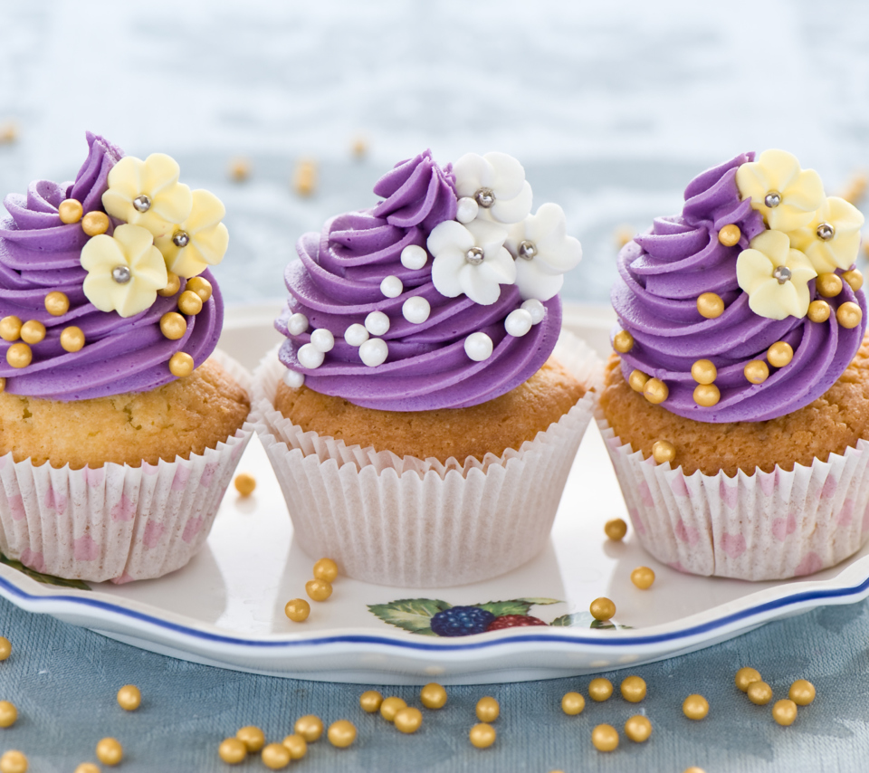 Purple Cupcake wallpaper 960x854