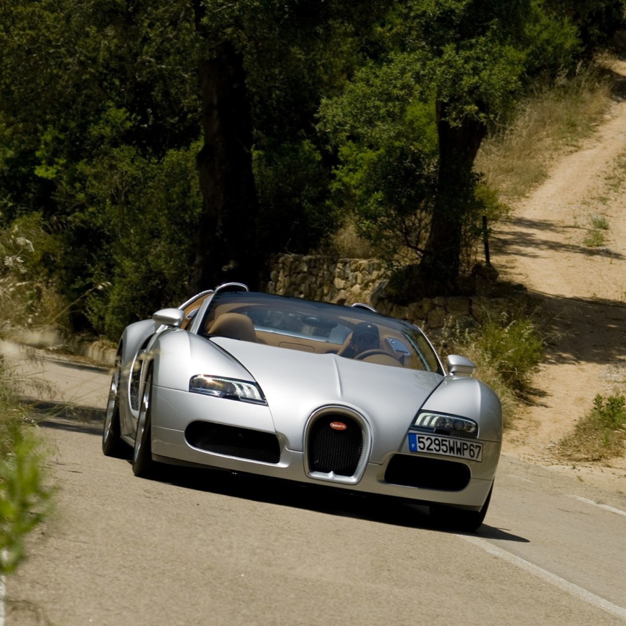 Sfondi Bugatti Veyron 16.4 Grand Sport 2048x2048