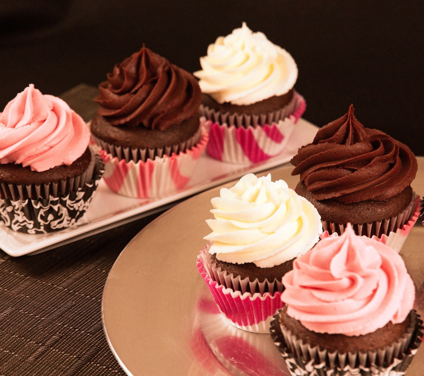 Обои Cupcakes with Creme 1440x1280