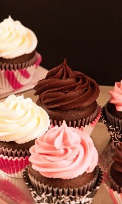 Cupcakes with Creme wallpaper 240x400